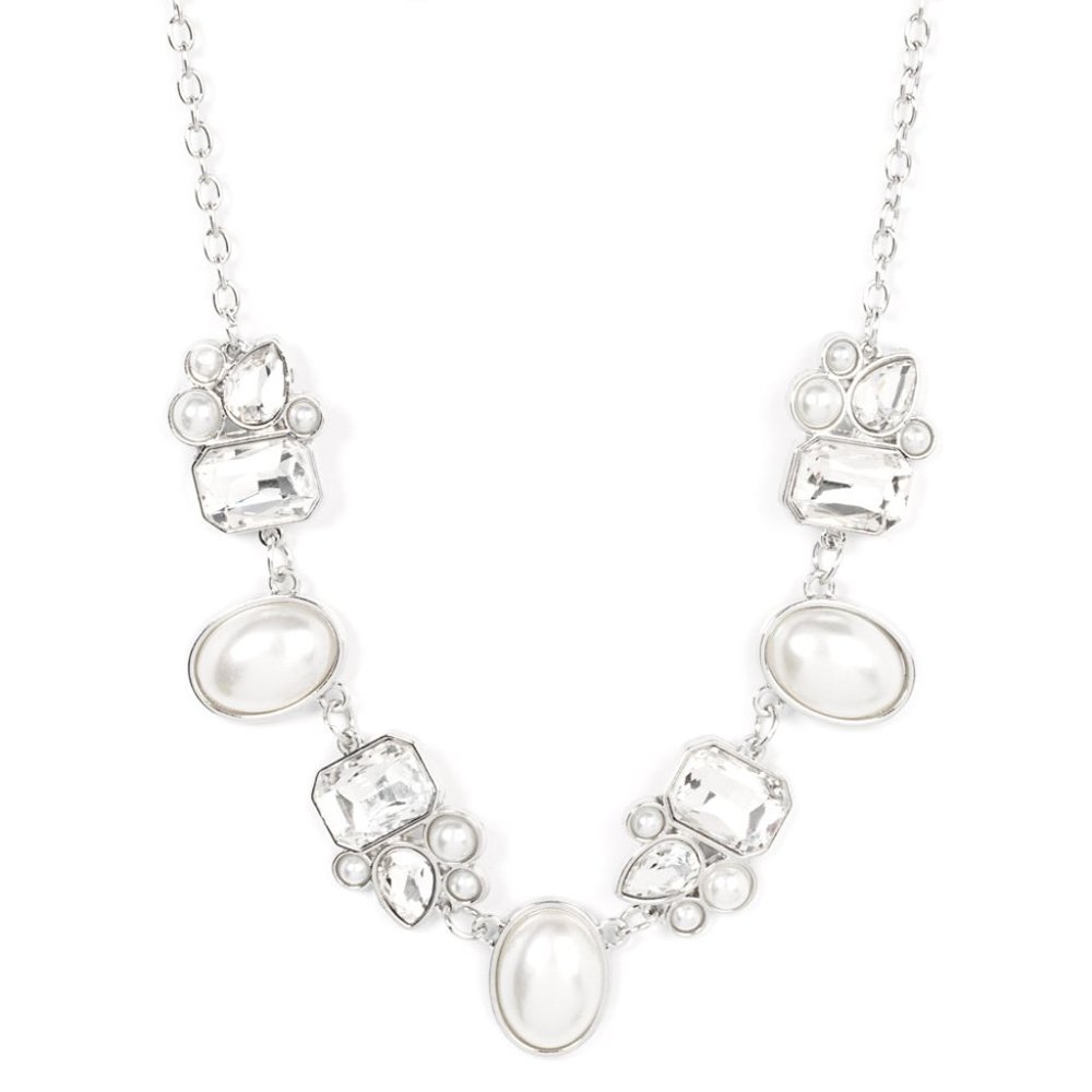 Paparazzi ​Sensational Showstopper - White
